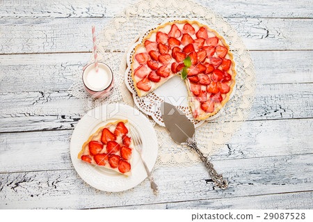 Homemade Strawberry cake Homemade Strawberry cake 29087528