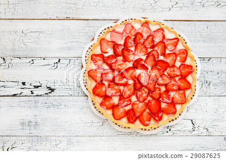 Homemade Strawberry cake 29087625