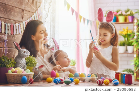 family preparing for Easter 29090688