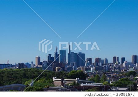 市中心的埼玉新都心和大宮公園的綠色 29091673