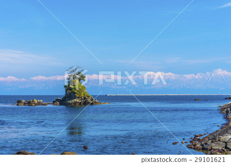 在Ameyahi海岸和Tateyama山脈的女性岩石 29101621