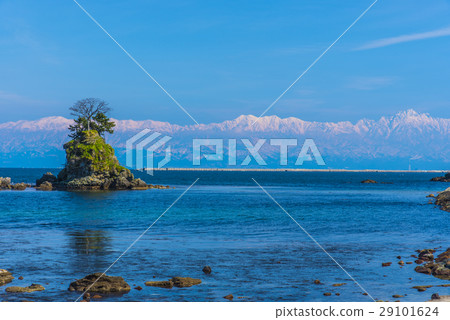 在Ameyahi海岸和Tateyama山脈的女性岩石 29101624