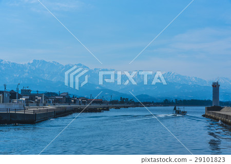 黑部漁港和立山山脈 黑部漁港和立山山脈 29101823