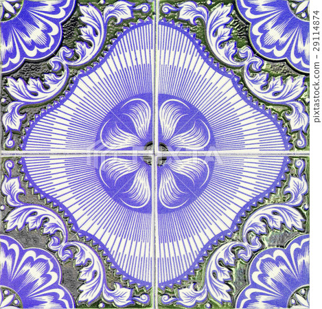 Beautiful Old ceramic tiles patterns In the park  29114874