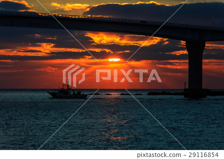 Sunset of the Iyojima Ohashi 29116854