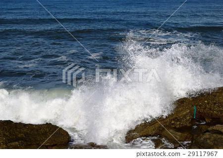 Rough waves 29117967