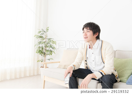 男人在看電視 男人在看電視 29119332