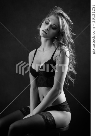 woman in lingerie 29121255