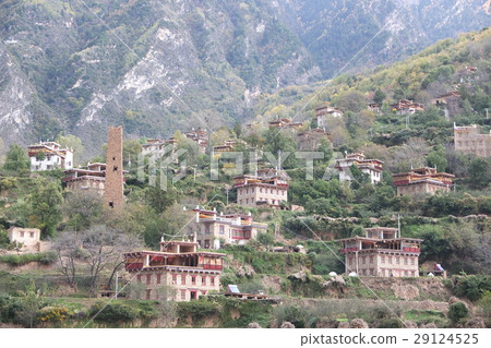 中國東藏加侖藏族村,Nakanji鄉(老石塔) 中國東藏加侖藏族村,Nakanji鄉(老石塔) 29124525