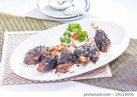 fried chicken wings 29128056