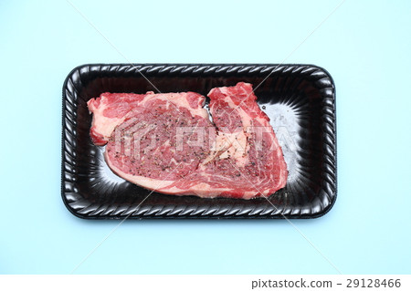 Beef sirloin steak 29128466