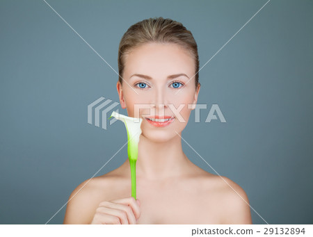 Natural Beauty. Healthy Woman 29132894