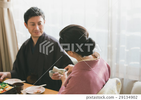 kimono, japanese sake, couple 29134902