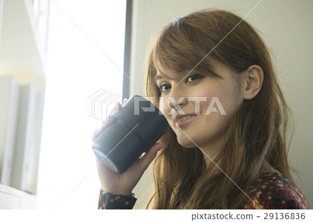 Life style of women in their twenties Life style of women in their twenties 29136836