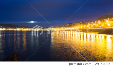 La Concha beach in autumn night at Donistia La Concha beach in autumn night at Donistia 29140926