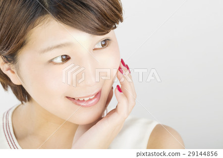 Beauty a young lady with a smile profile Beauty a young lady with a smile profile 29144856