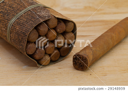 Luxury Cuban cigars on the wooden desk 29148939