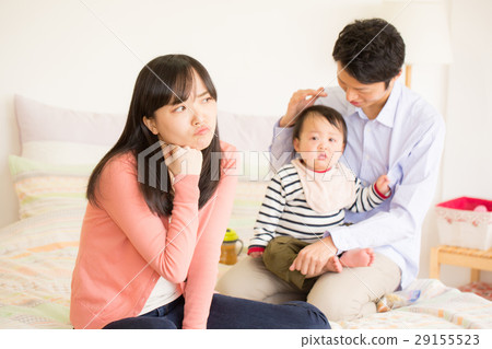 Mother tired of child rearing and Ikempa Papa 29155523