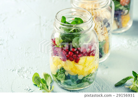 Salads in mason jars 29156931