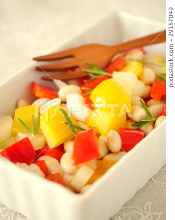 Marinated salad of soybean and paprika separately (up) 29157049