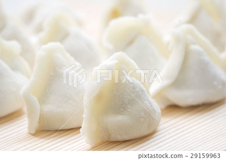 boiled gyoza  29159963