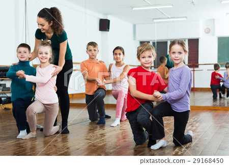 Children dancing pair dance Children dancing pair dance 29168450
