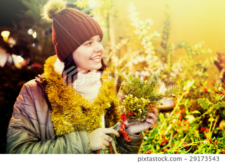 Teenage girl shopping at festive fair before Xmas 29173543
