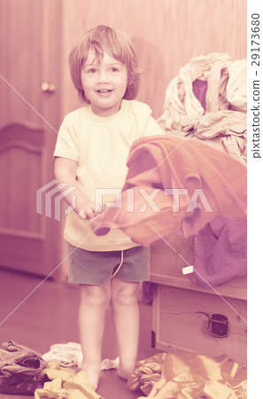 Baby girl chooses dress Baby girl chooses dress 29173680