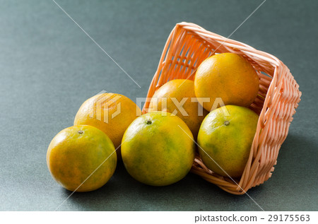 Tangerine orange fruit in basket, healthy fruit Tangerine orange fruit in basket, healthy fruit 29175563