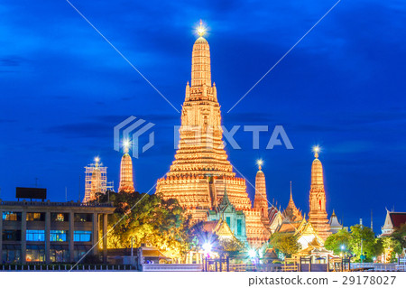 Wat arun night view temple in bangkok 29178027