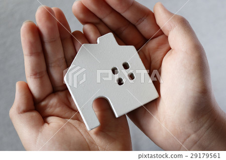 House model in hand House model in hand 29179561