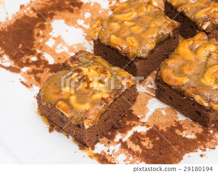 Toffee Cashew nut with caramel cake 29180194