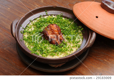 Chicken cooked rice Chicken cooked rice 29183009