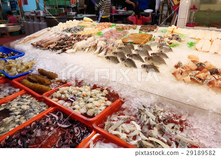 Flagship tourism market after the flag 29189582