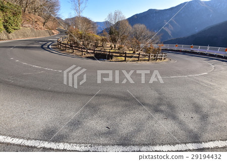 銳利的曲線 銳利的曲線 29194432