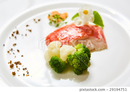The red snapper with vegetable. Shallow dof. The red snapper with vegetable. Shallow dof. 29194751