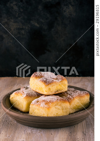 Few homemade cakes with cream cheese  29196815
