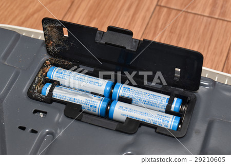 Leaked battery Leaked battery 29210605