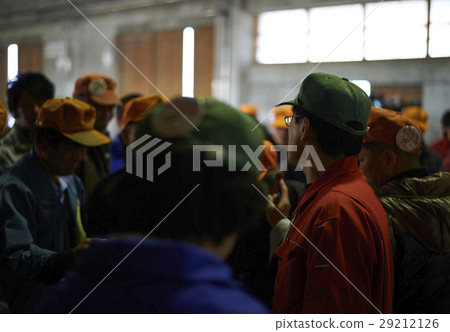 Wholesale market bidding fishery 29212126