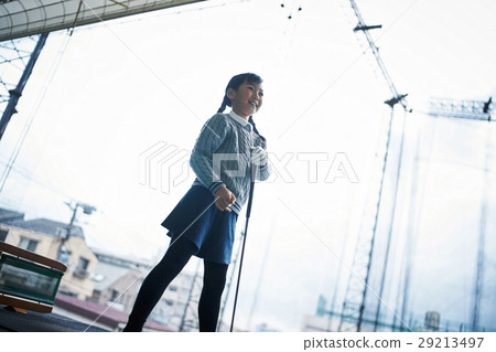 Girls practicing golf Girls practicing golf 29213497