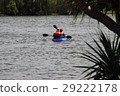 一對夫婦在獨木舟上 29222178