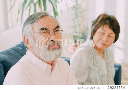 Senior men and women fighting a couple Senior men and women fighting a couple 29223554