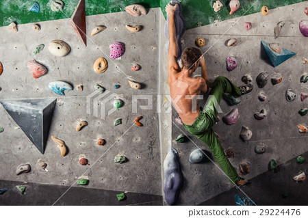 man exercise bouldering and climbing indoor 29224476