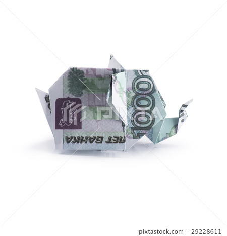 origami elephant from banknotes 29228611