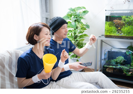 Sports watching couple Sports watching couple 29235255