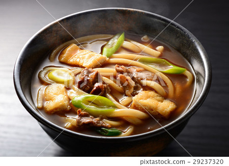 Curry udon  29237320