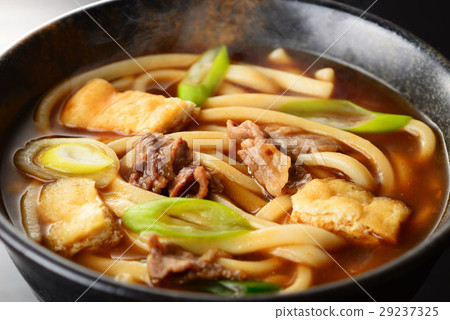 Curry udon  29237325