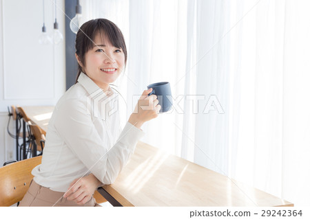 Female cafe Female cafe 29242364