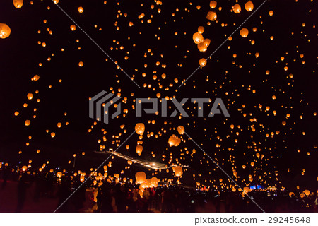 Niigata Tsunan Snow Festival Soaring Sky Lantern 29245648