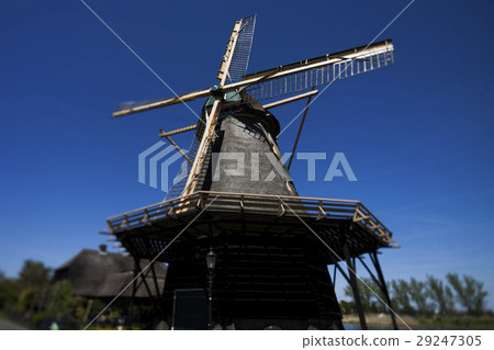 Traditional old windmills in Netherlands Traditional old windmills in Netherlands 29247305